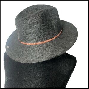 Peter‎ Grimm hat black